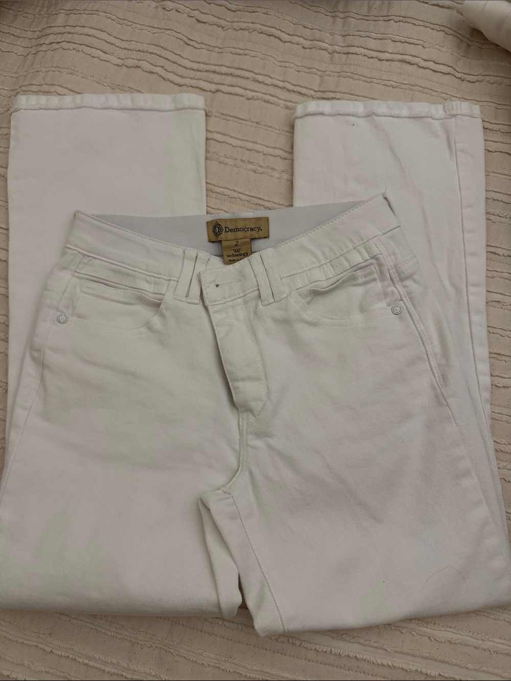 Democracy White Straight Jeans - Clean Five-Pocket Style